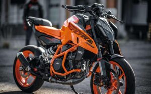 KTM Duke 390 पावरफुल इंजन और स्मार्ट लुक का मिश्रण, सिर्फ ₹28,000 की डाउन पेमेंट पर अपना बनाएं