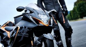 Suzuki Hayabusa 2025, पावरफुल इंजन के साथ बनाएं हर सफर को खास