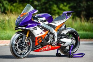 Aprilia RS V4 सुपर बाइक, 213Bhp की पावर और स्मार्ट लुक का बेहतर मिश्रण