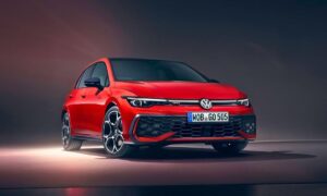 Volkswagen Golf GTI ने अपनी रफ्तार से लगाई की आग, 5.9 सेकंड में उड़ा देती है सड़क पर धूल